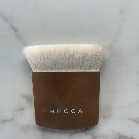 BECCA COSMETICS The One Perfecting Brush - Picture 3 of 3